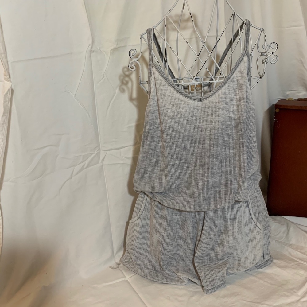 CUTE AND COZY ROMPER!!